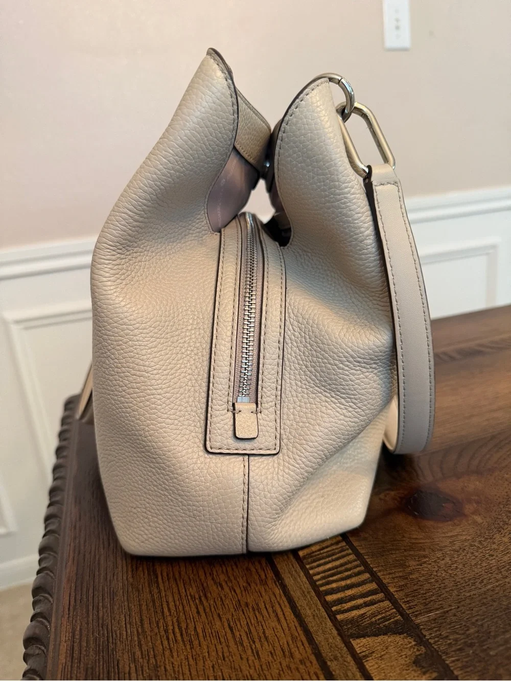 Michael Kors Raven pebbled leather shoulder bag featuring silver-tone hardware